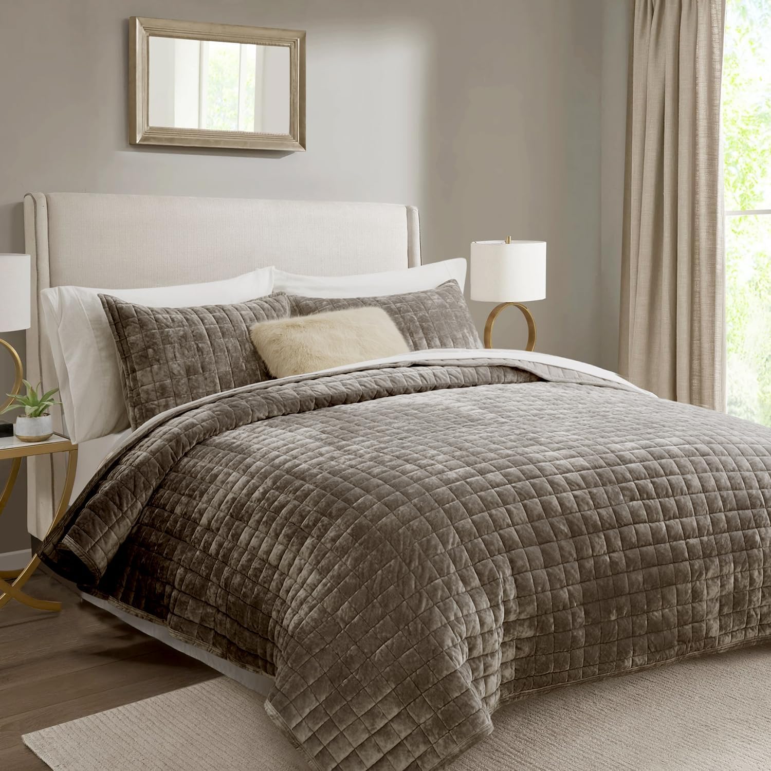 RECYCO Luxury Velvet Quilt Set King Size Bedding Sets, Ultra Soft Velvet Comforter Set, Lightweight Channel Box Stitch Oversized Bedspread Coverlet for All Season, with 2 Shams, Urban Taupe