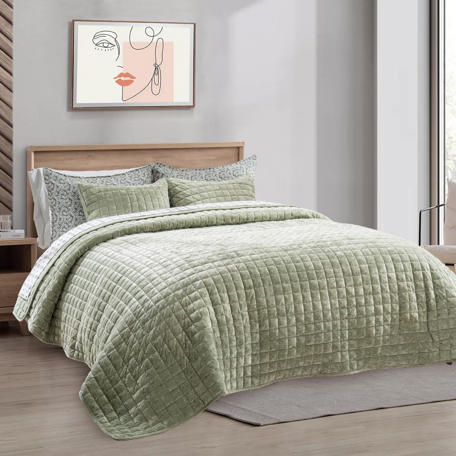 RECYCO Luxury Velvet Quilt Set King Size Bedding Sets, Ultra Soft Velvet Comforter Set, Lightweight Channel Box Stitch Oversized Bedspread Coverlet for All Season, with 2 Shams, Urban Taupe