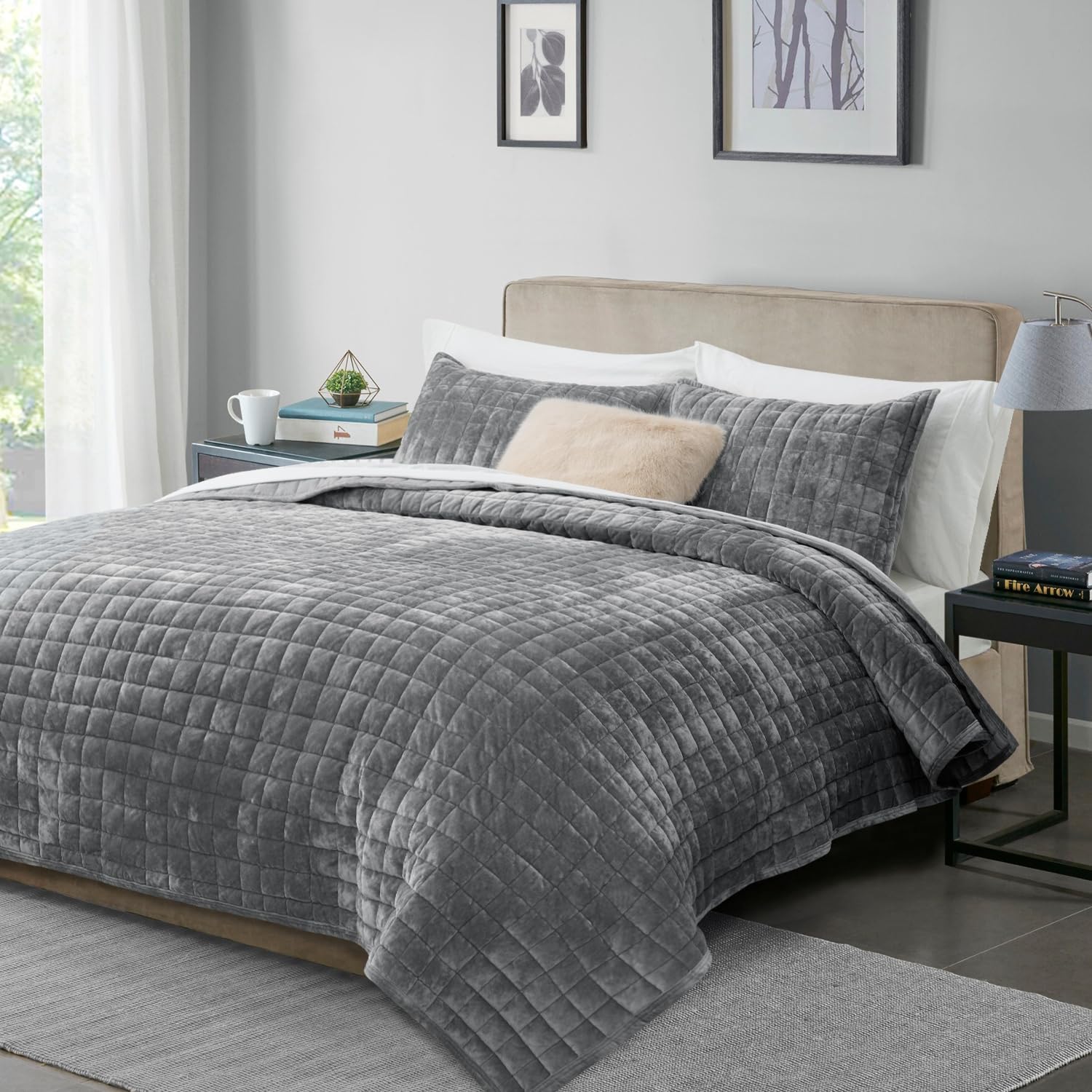 RECYCO Luxury Velvet Quilt Set King Size Bedding Sets, Ultra Soft Velvet Comforter Set, Lightweight Channel Box Stitch Oversized Bedspread Coverlet for All Season, with 2 Shams, Urban Taupe