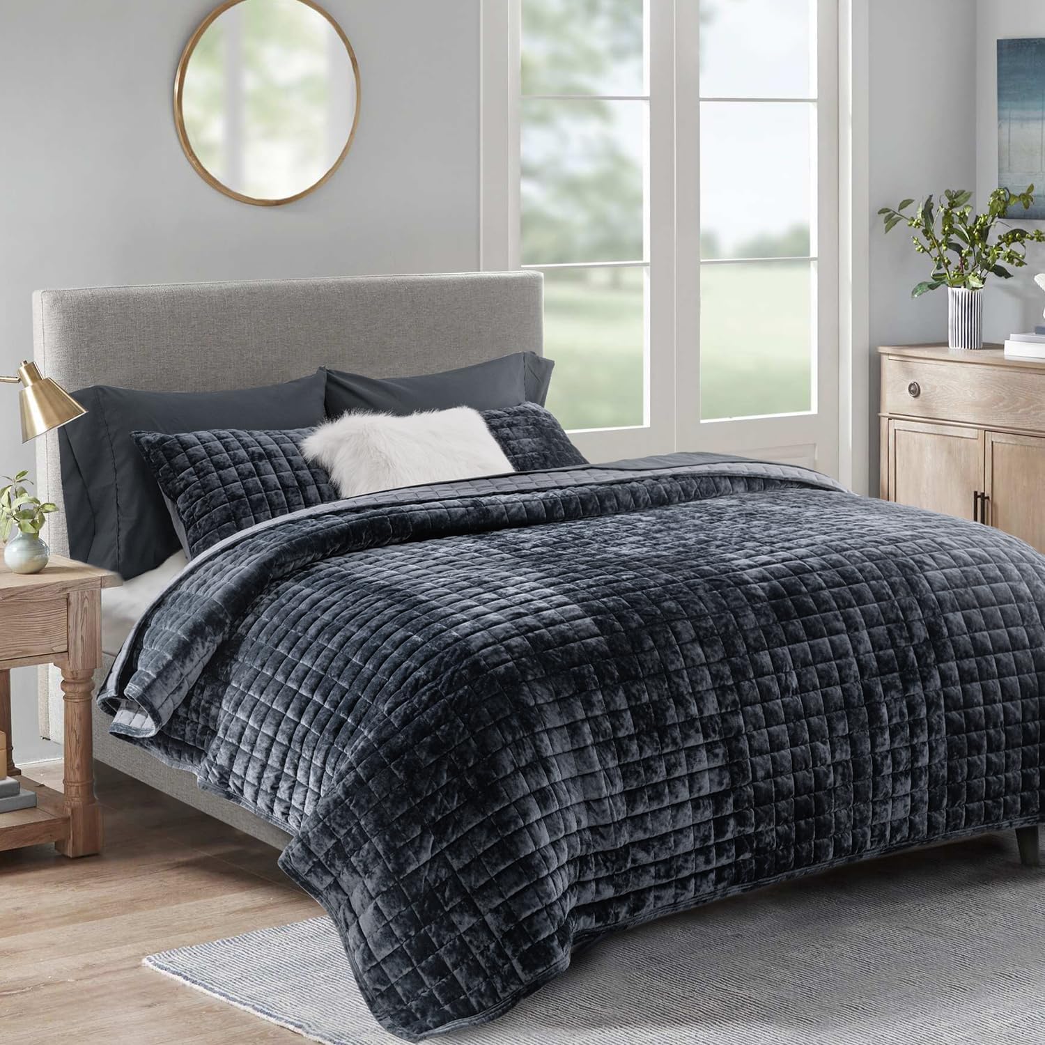 RECYCO Luxury Velvet Quilt Set King Size Bedding Sets, Ultra Soft Velvet Comforter Set, Lightweight Channel Box Stitch Oversized Bedspread Coverlet for All Season, with 2 Shams, Urban Taupe