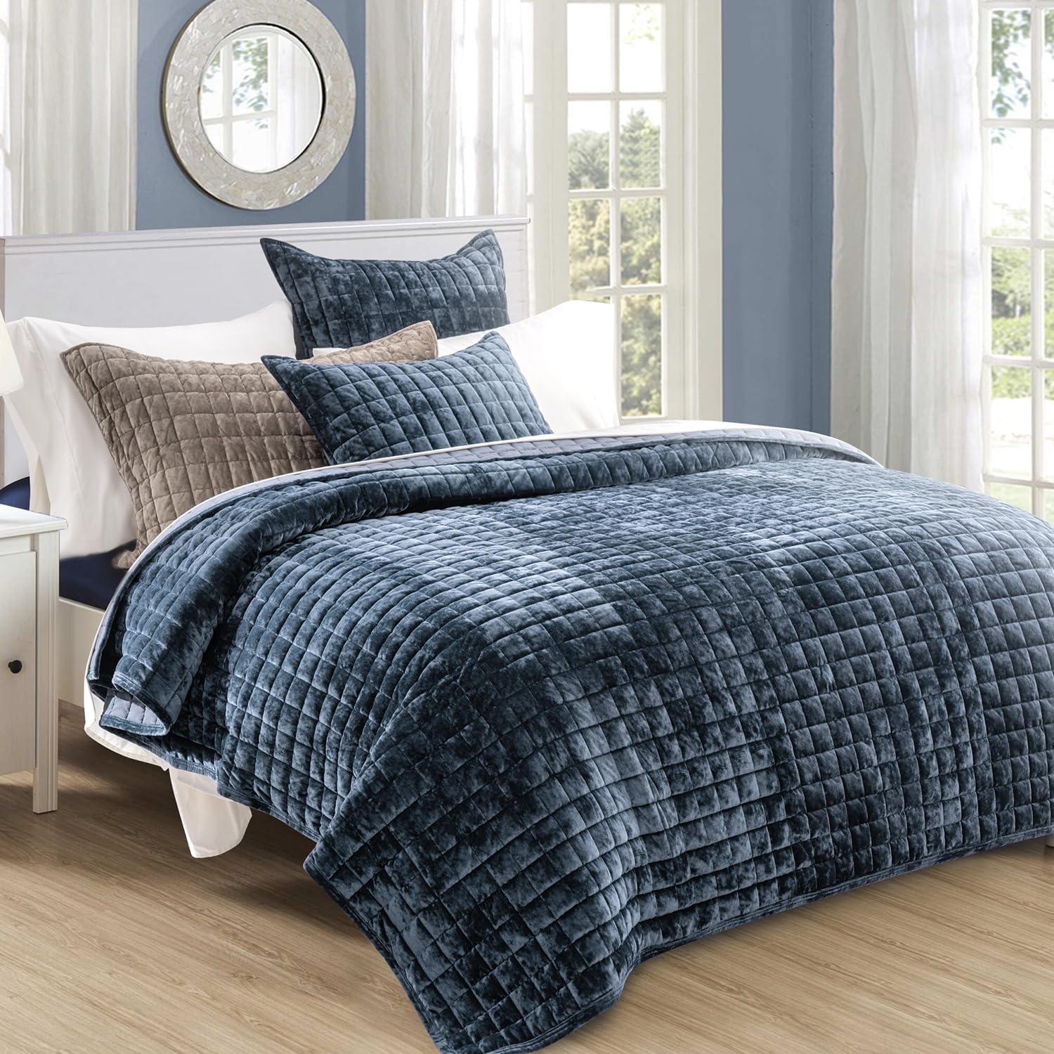 RECYCO Luxury Velvet Quilt Set King Size Bedding Sets, Ultra Soft Velvet Comforter Set, Lightweight Channel Box Stitch Oversized Bedspread Coverlet for All Season, with 2 Shams, Urban Taupe