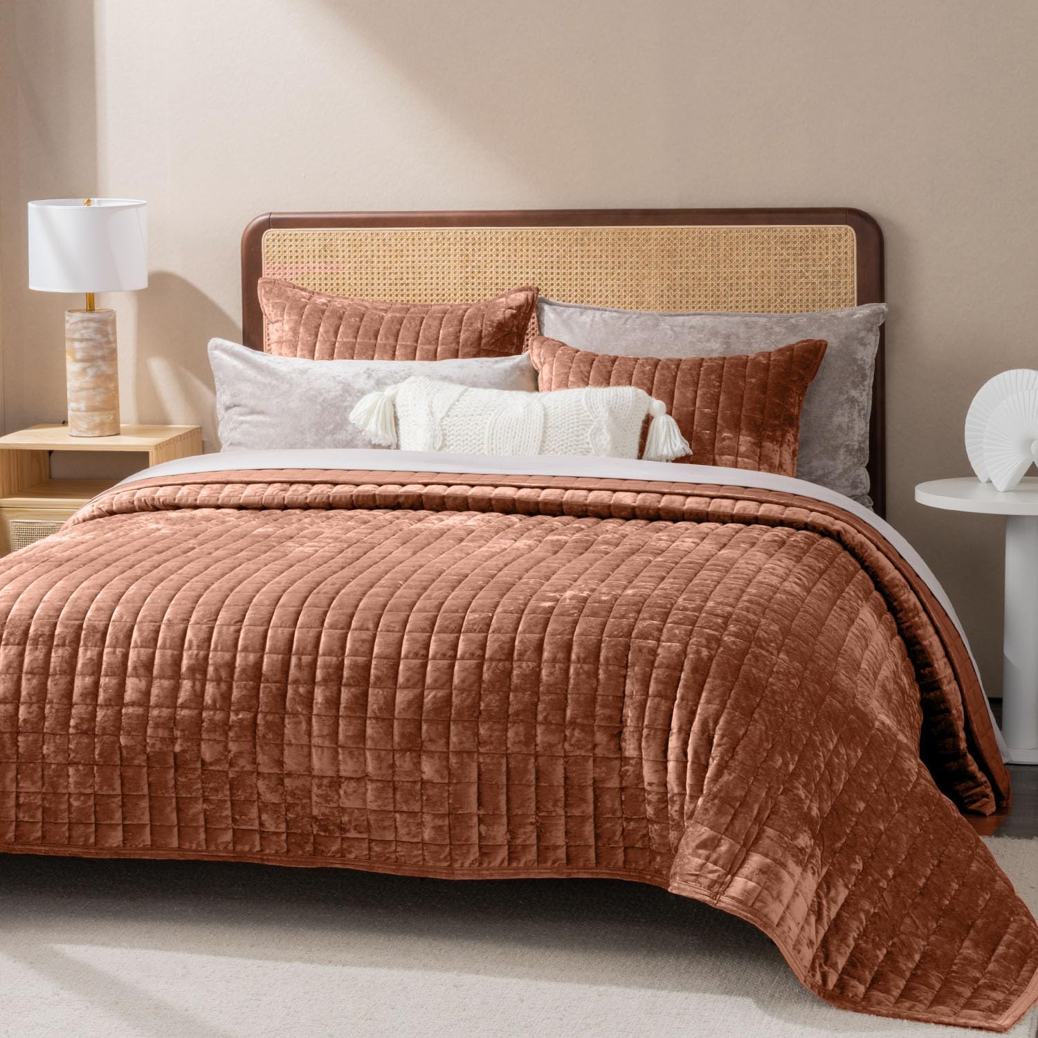 RECYCO Luxury Velvet Quilt Set King Size Bedding Sets, Ultra Soft Velvet Comforter Set, Lightweight Channel Box Stitch Oversized Bedspread Coverlet for All Season, with 2 Shams, Urban Taupe