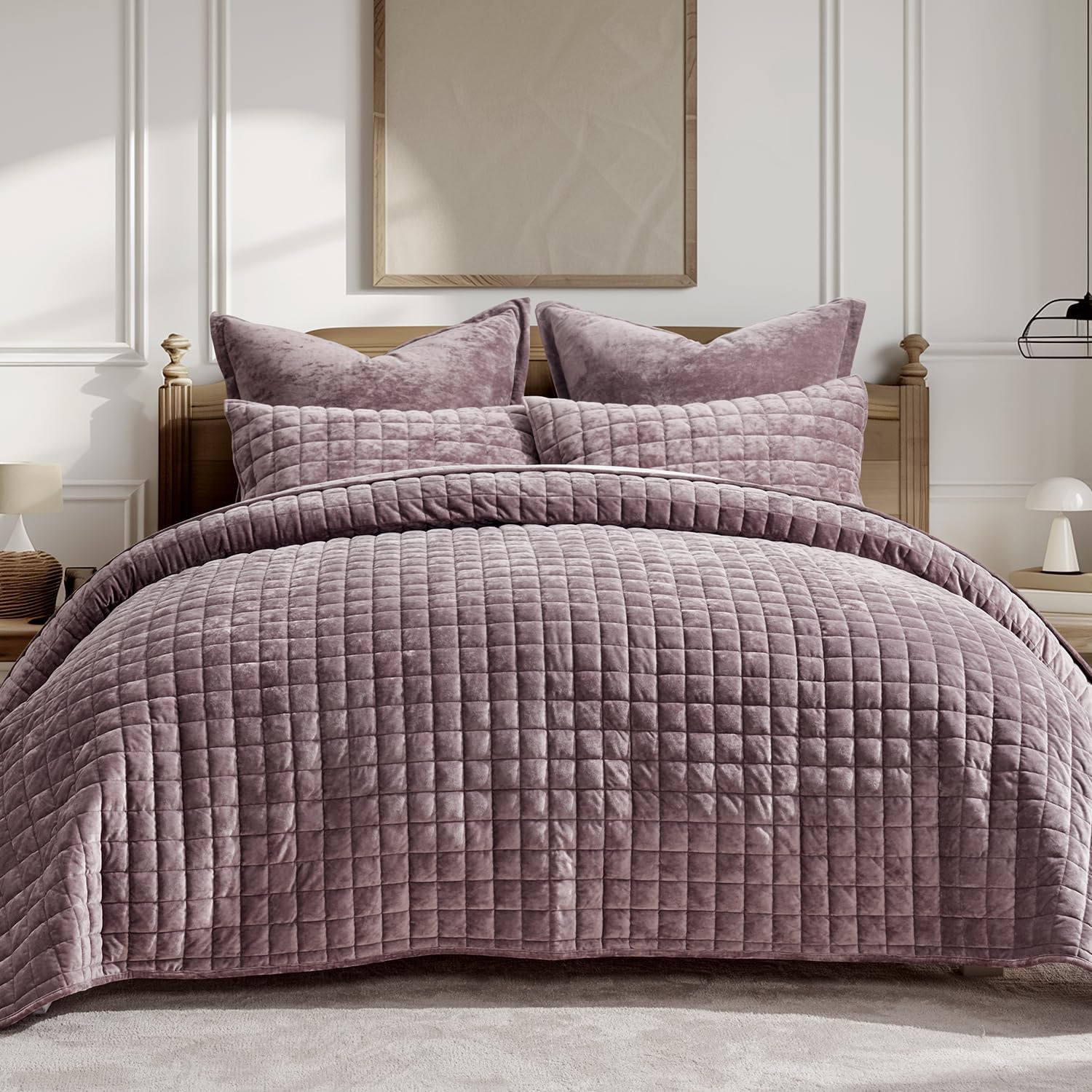 RECYCO Luxury Velvet Quilt Set King Size Bedding Sets, Ultra Soft Velvet Comforter Set, Lightweight Channel Box Stitch Oversized Bedspread Coverlet for All Season, with 2 Shams, Urban Taupe