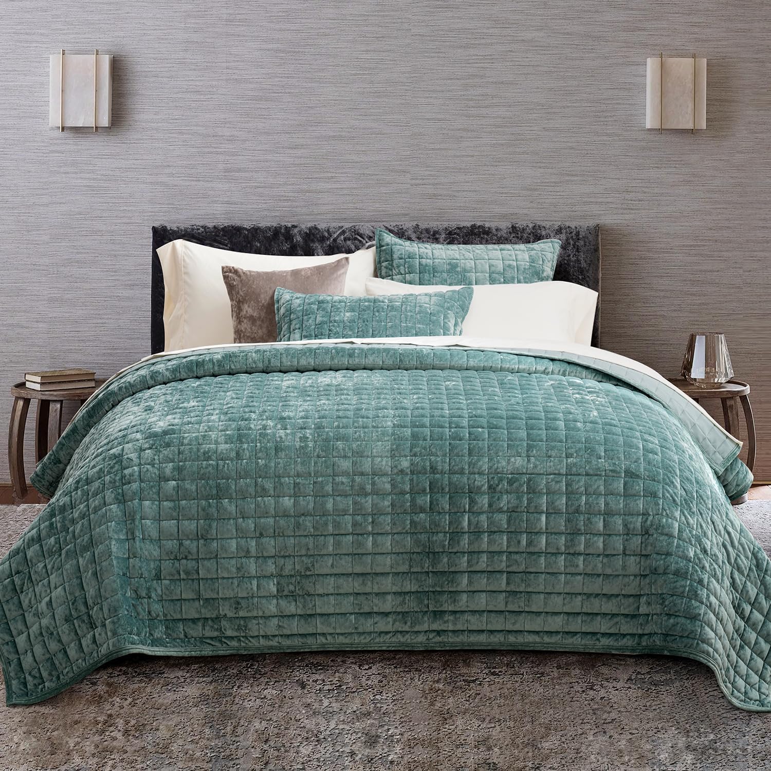 RECYCO Luxury Velvet Quilt Set King Size Bedding Sets, Ultra Soft Velvet Comforter Set, Lightweight Channel Box Stitch Oversized Bedspread Coverlet for All Season, with 2 Shams, Urban Taupe