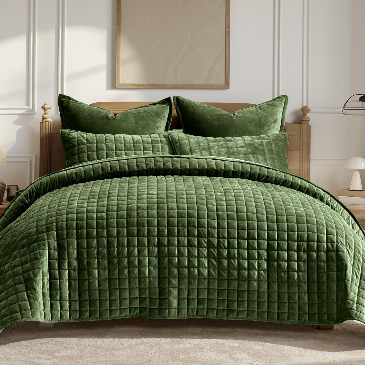 RECYCO Luxury Velvet Quilt Set King Size Bedding Sets, Ultra Soft Velvet Comforter Set, Lightweight Channel Box Stitch Oversized Bedspread Coverlet for All Season, with 2 Shams, Urban Taupe