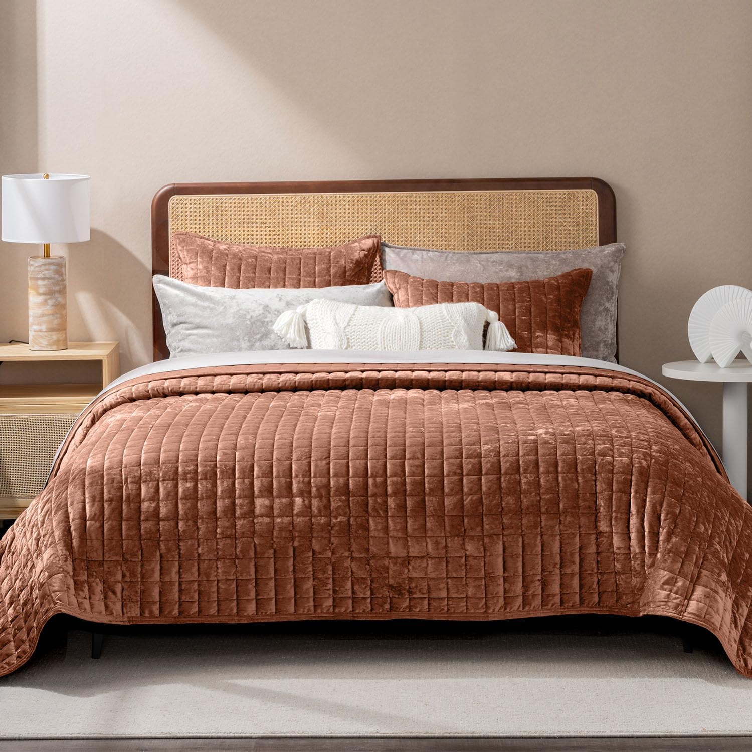 RECYCO Luxury Velvet Quilt Set King Size Bedding Sets, Ultra Soft Velvet Comforter Set, Lightweight Channel Box Stitch Oversized Bedspread Coverlet for All Season, with 2 Shams, Urban Taupe